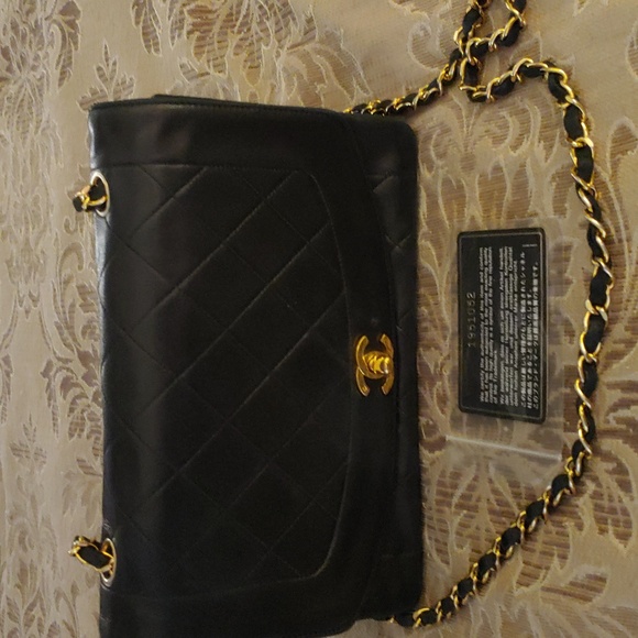 Chanel lambskin bag - Picture 1 of 7